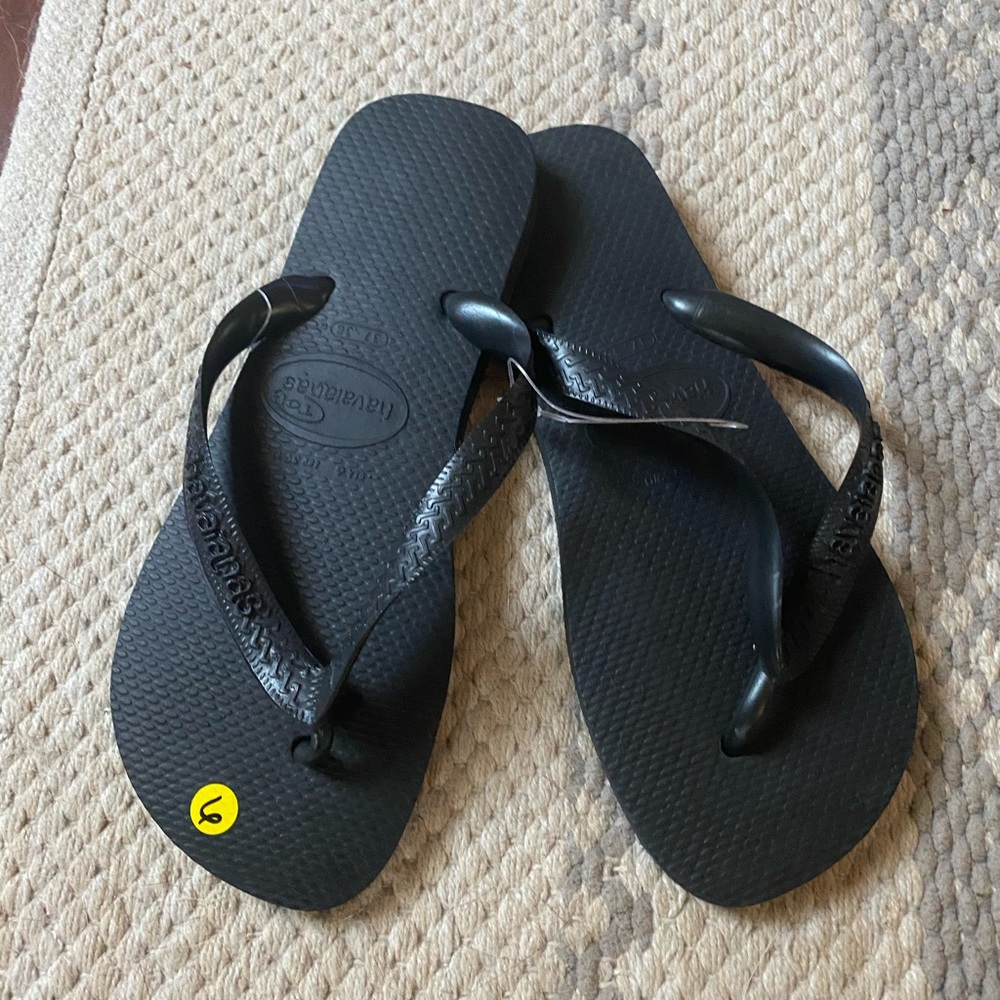 🌞Havaianas black flip flops size 6 NWT - Picture 2 of 2